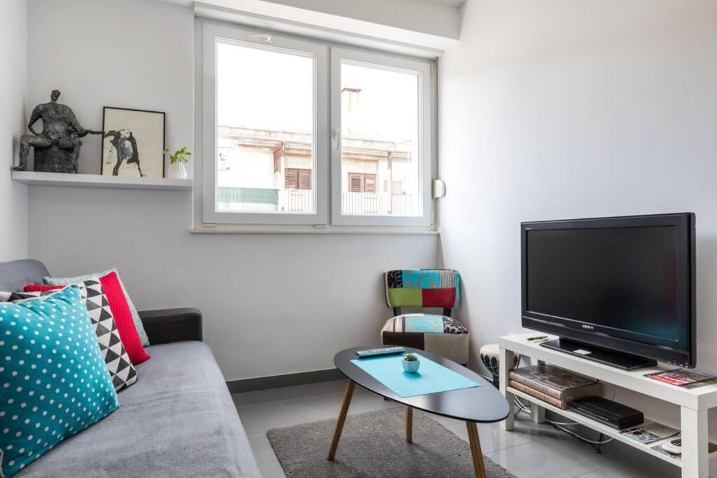 Banana Youth Apartma *